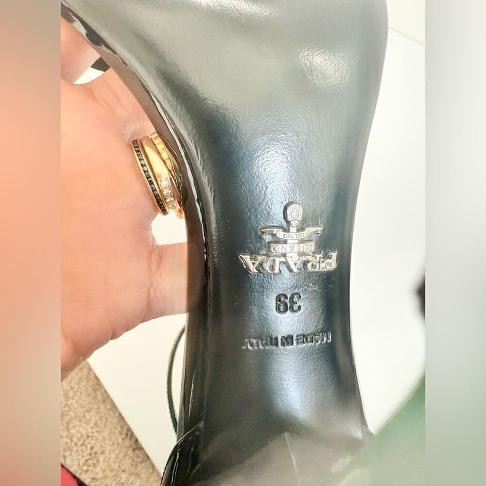 Prada Black red pink leather Runway Daisy floral high heel sandals EU 39 - Picture 9 of 11